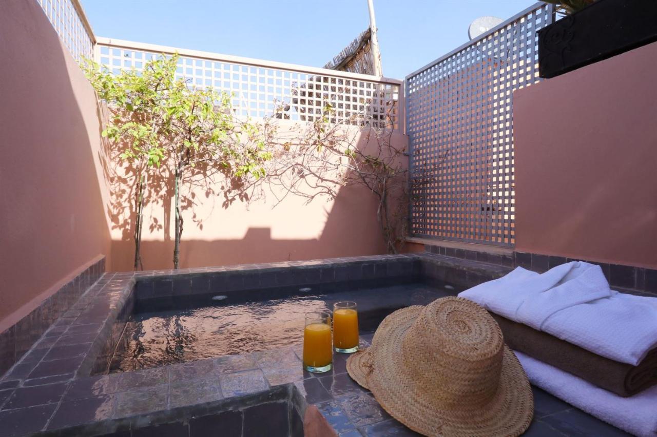 Riad Dar Safi - Privatise Pour 6/8 Pers. - Jacuzzi 马拉喀什 外观 照片